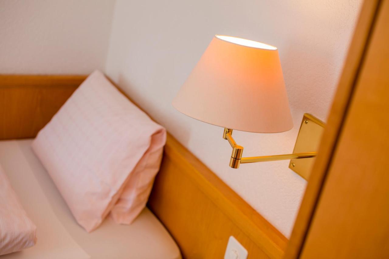Hotel Heilquelle-Leukerbad-Therme Room photo
